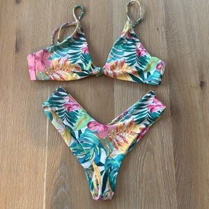 Skatie ALOHA Bikini size small